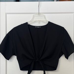 Black cropped tie front top